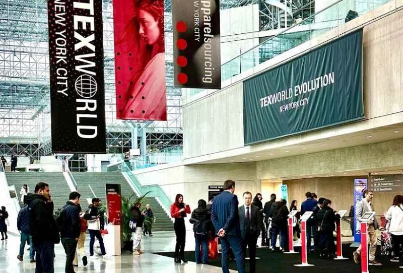 2026年のニューヨーク・ファッション・ウィークのチケットはどのように申し込めばいいですか？料金はいくらですか？