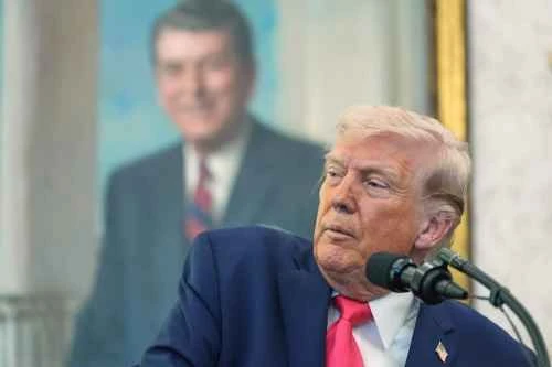 トランプ氏は、イランが石油、天然ガス、ホルムズ海峡に関連した「素晴らしい贈り物」を送ってきたと主張した。